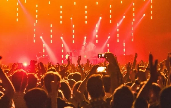 İstanbulda konsert zamanı faciə - Video