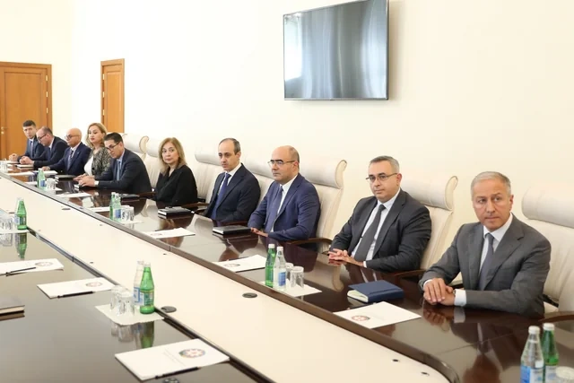 Teymur Musayev xələfini kollektivə təqdim etdi - Foto