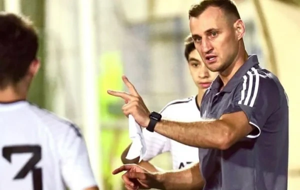 "Qarabağ" Maksim Medvedev və daha iki mütəxəssisi ilə müqaviləni yeniləyib