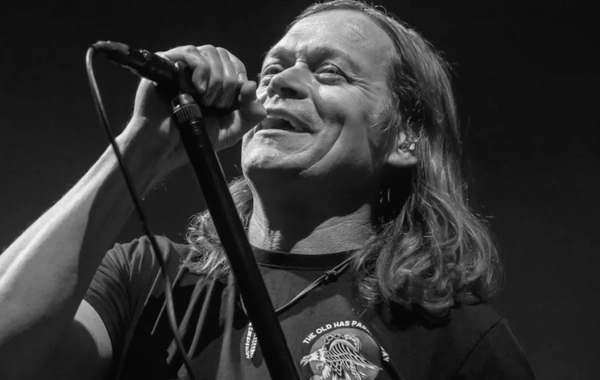 "3 Doors Down" rok-qrupunun solisti vəfat etdi