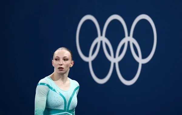 Rumıniyalı Olimpiya medalçısı üçün üzücü xəbər: Yarışlardan kənarlaşdırıldı