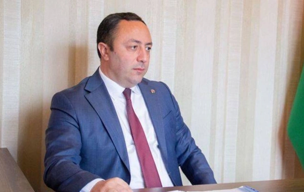 Sabiq partiya sədrinin məhkəməsində GƏRGİNLİK: 150 min dollarlıq DƏLƏDUZLUQ İDDİASI