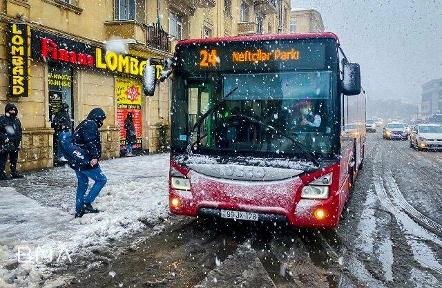 Bəzi istiqamətlərdə avtobuslar gecikə bilər - Xəbərdarlıq