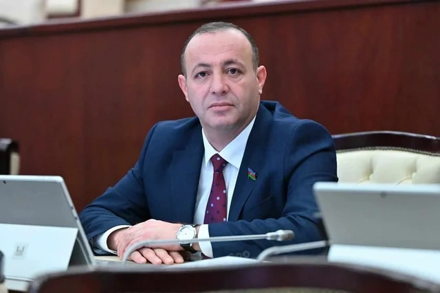 Azərbaycanlı məşhurlar övladlarını sosial şəbəkələrdən necə qoruyurlar? - FOTO