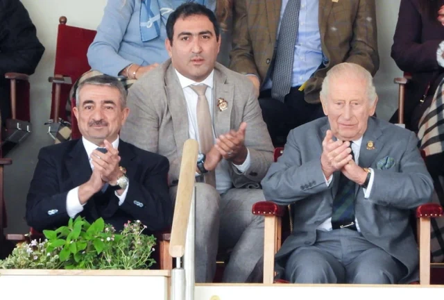 İngiltərə Kralı III Çarlzın izlədiyi möhtəşəm anlar: Azərbaycan nümayəndə heyəti Vindzorda - FOTO - VİDEO