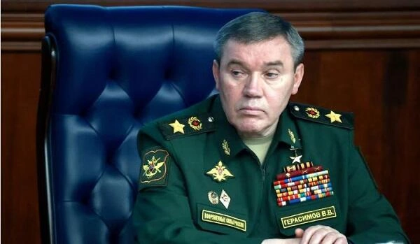 Rus ordusu bütün cəbhə boyu hücuma keçdi - Gerasimov