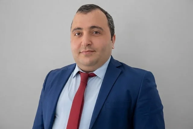 Bəzi gənclər niyə öz ixtisasları üzrə işləmək istəmirlər?