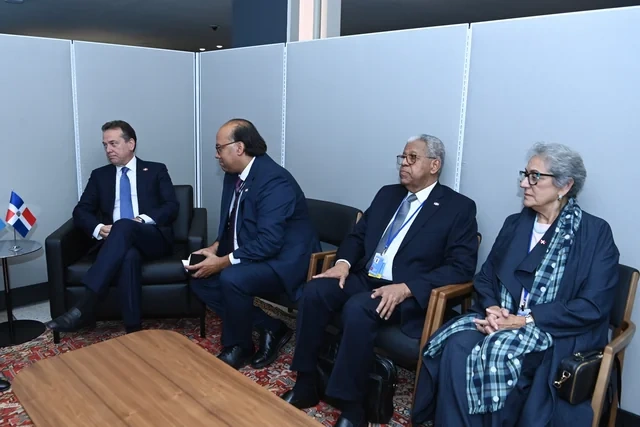 Azərbaycan və Dominikan arasında viza rejimi ləğv olundu - FOTO