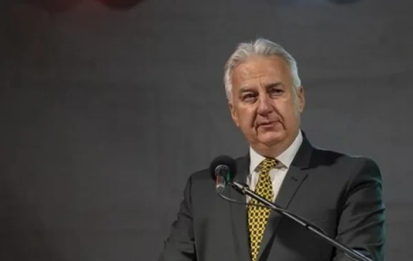 Macarıstan baş nazirinin müavininin partiya sədrliyindən istefası qəbul olunmadı