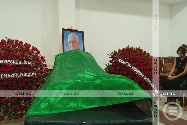 İlham Əliyev və Mehriban Əliyeva Tofiq Bakıxanovla vida mərasiminə əklil göndəriblər - FOTO - VİDEO