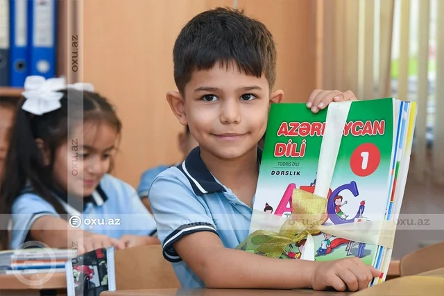 Məktəbə ilk addım: Balaca ürəklərin böyük həyəcanı - FOTO - VİDEO