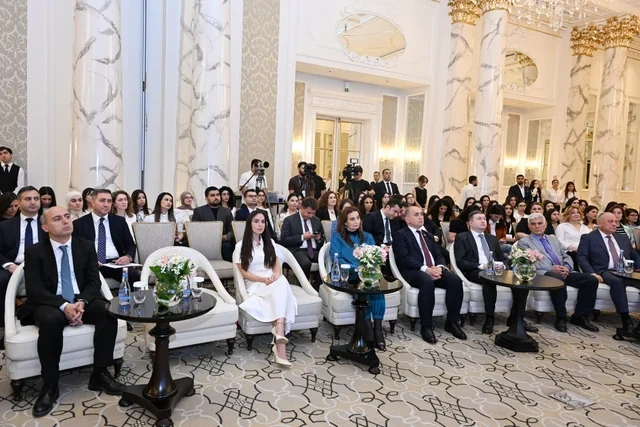 "Qızların təhsilinə dəstək" layihəsinin II Məzun Günü keçirilib - FOTO