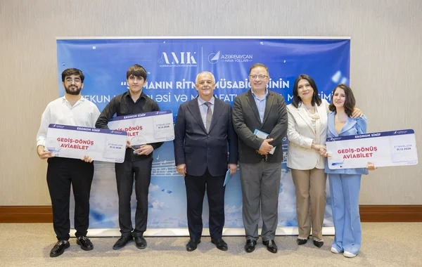Azərbaycan Hava Yolları və Milli Konservatoriya Milli Musiqi Gününə həsr olunan müsabiqə keçirib - Foto