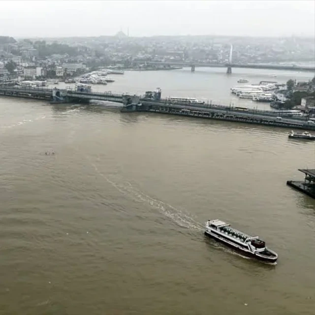 Türkiyə paytaxtında güclü yağışlar: İstanbul boğazının rəngi dəyişdi - Foto/Video
