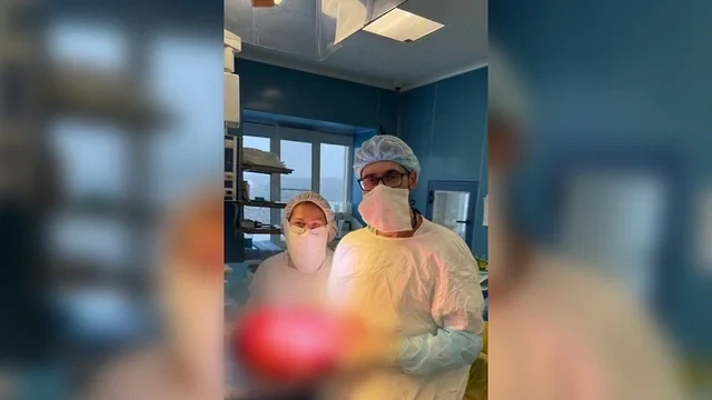 Rusiyada həkimlər gənc qadının bədənindən avtomobil təkəri boyda nəhəng şiş çıxardılar - FOTO