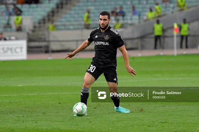 Qurban Qurbanov daha bir futbolçunu əsas komandadan kənarlaşdırdı - FOTO