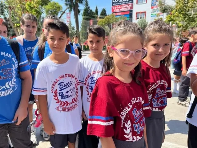 Türkiyədə qeyri-adi hadisə: Bir məktəbdə 27 cüt əkiz təhsil alır - FOTO