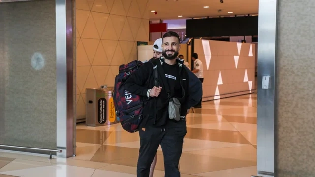 Nazim Sadıxov artıq Bakıda: "Yenidən tarix yazmağa hazıram" - FOTO