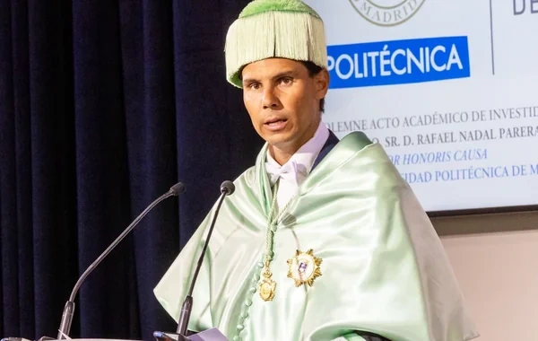 Rafael Nadal doktorluq dərəcəsi alıb