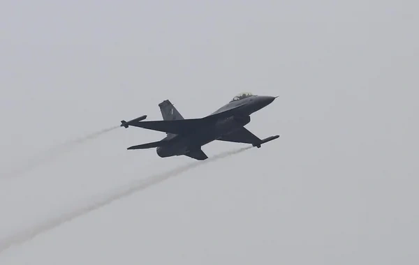 KİV: Pakistan Əfqanıstana hava zərbələri endirdi