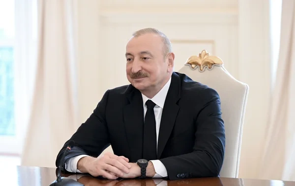 İlham Əliyev və Edqars Rinkeviçs mətbuata bəyanatlarla çıxış edirlər
