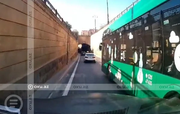Bakıda avtobus sürücüsündən təhlükəli manevr - VİDEO