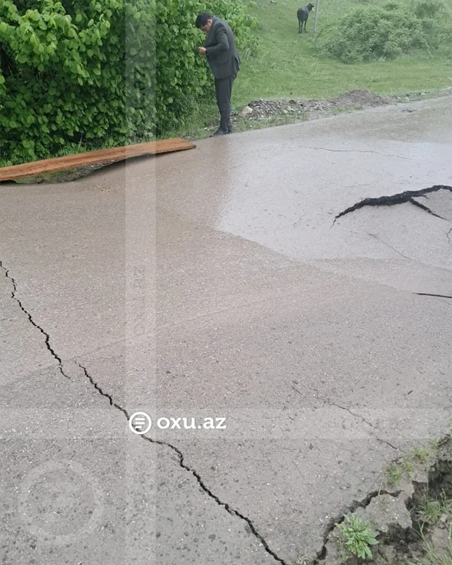 Qubada yol çökdü - Üç kəndin rayon mərkəzi ilə əlaqədi kəsildi - FOTO
