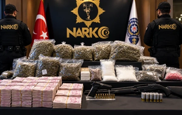Türkiyədə narkotik əməliyyatında külli miqdarda narkotik və pul müsadirə edildi