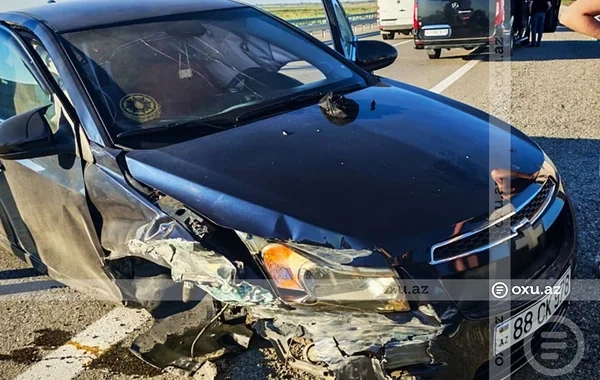 Salyan-Bakı yolunda qəza: "Chevrolet" qəzaya uğradı, qadın sürücü xəsarət aldı - FOTO - VİDEO