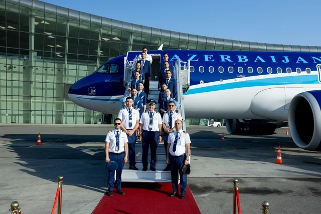 AZAL donanmasını müasir təyyarə ilə gücləndirib - FOTO