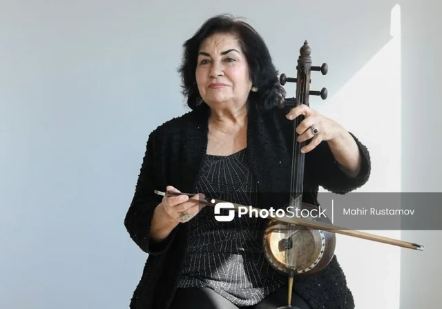 Kişilər arasında ilk solist qadın: "Sevinirəm ki, yaddaşlarda gözəl ifamla qalmışam"