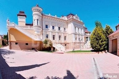 Naibə Abdullayevanın villasından usta oğurluq etdi
