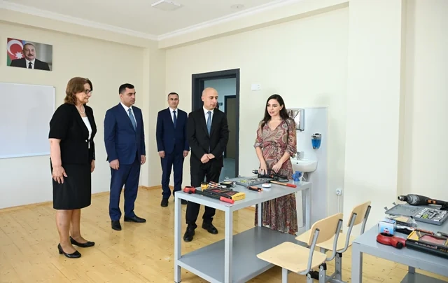 Leyla Əliyeva Yevlaxda məktəb binasının açılışında iştirak edib - FOTO