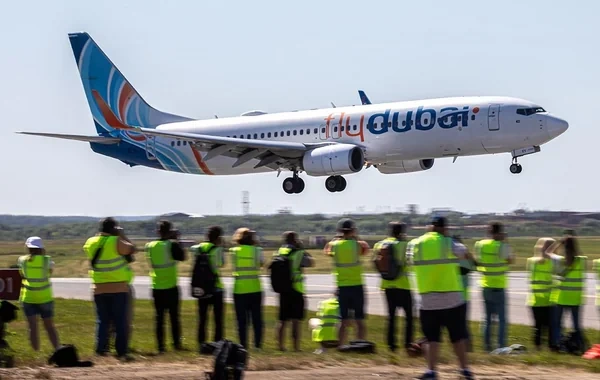 "Flydubai" təyyarəsi ilə bağlı şok versiya: Pilot göydələni hədəf seçmək istəyib