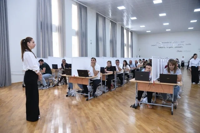 Sertifikasiya imtahanı verən müəllimlərin NƏZƏRİNƏ