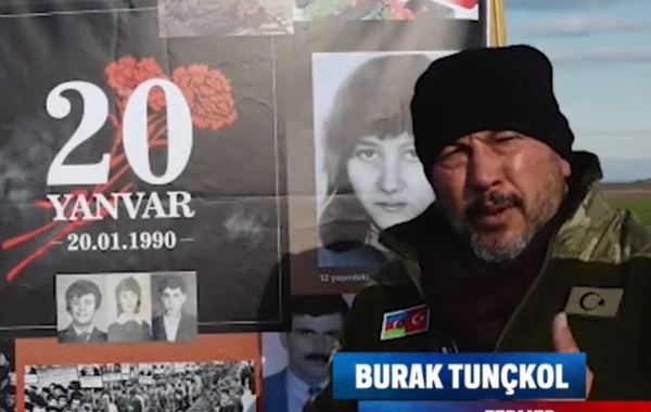 Türkiyəli fermer traktorla torpağın üzərinə "20 Yanvarda Bakı şəhidlərini hörmətlə anırıq" yazısını həkk edib