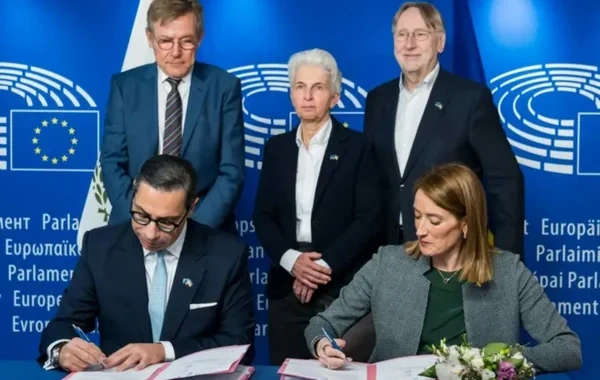 Aİ Ukraynaya 90 milyard avroluq kreditin ayrılmasını təsdiqləyib