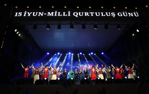 Bakıda Milli Qurtuluş Gününə həsr olunan bayram konserti keçirilib - VİDEO