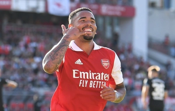 "Arsenal"ın məşhur futbolçusu İngiltərə futbolunun tarixinə düşüb