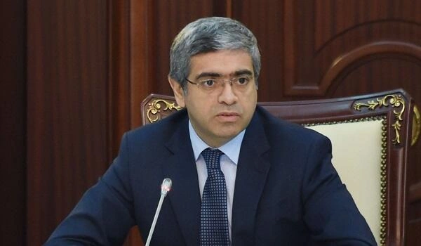 Bir nazirlikdən digərinə vəzifəyə getdi