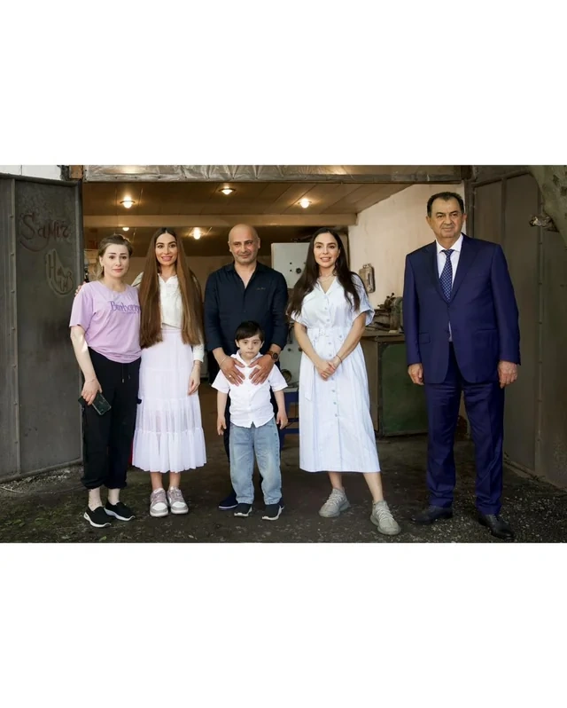 Leyla və Arzu Əliyevalar Lənkəranda yerli sənətkarın yaradıcılığı ilə tanış olublar