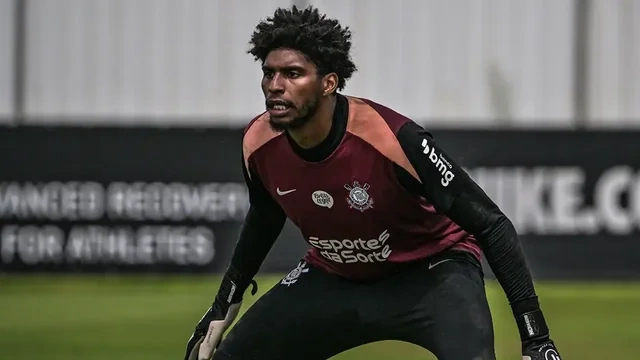 "Beşiktaş" Braziliya millisinin üzvü üçün hərəkətə keçdi - FOTO