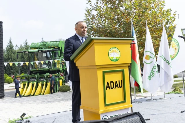 "John Deere"in yeni nəsil pambıqyığan kombaynları təqdim olunub