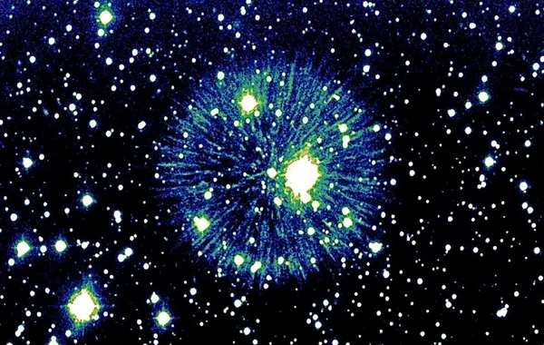 Astronomlar qalaktikaların birində qeyri-adi kosmik atəşfəşanlıq aşkarladılar - FOTO
