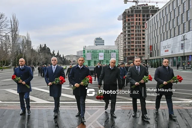 Dövlət və hökumət rəsmiləri Xocalı soyqırımı qurbanlarının xatirəsini yad edirlər