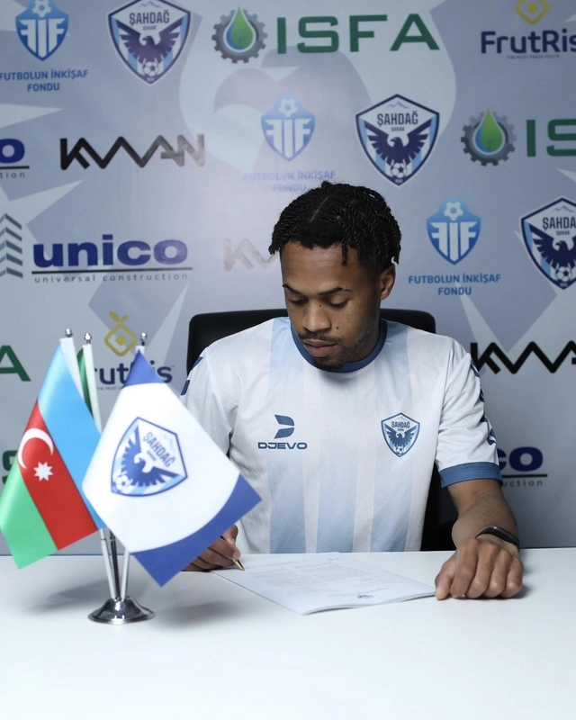 Azərbaycanın Liqa klubu anqolalı futbolçunu transfer edib