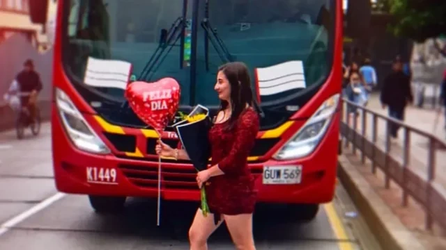 35 yaşlı qadın sərnişin avtobusuna "ərə getdi" - Hətta işini də dəyişdi - Foto
