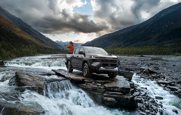 Tamamilə yeni "Toyota Hilux" Azərbaycanda təqdim olunub