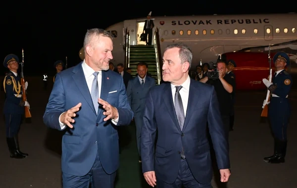 Slovakiya Prezidenti Peter Pelleqrini Azərbaycana rəsmi səfərə gəlib
