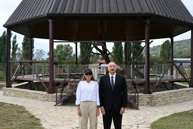 Prezident və birinci xanım Şamaxıda məşhur ziyarətgahda - FOTO